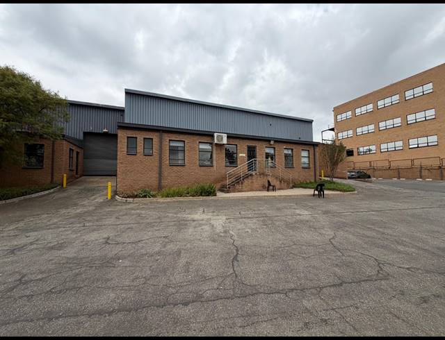 489M² WAREHOUSE TO LET IN HALFWAY HOUSE